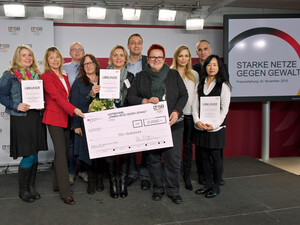 Der TV Hattstedt gewinnt im Vereinswettbewerb „Starke Netze gegen Gewalt!“ den ersten Platz und 5.000 Euro. Foto: Camera4
