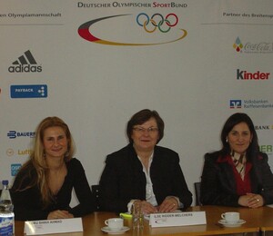 Ebru Shikh Ahmad, Ilse Ridder-Melchers, Anna Dogonadze (v.li.) stellten im Haus des Deutschen Sports die Expertise der Uni Bielefeld vor.