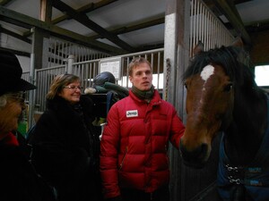 Ilse Ridder-Melchers, Frank Ostholt (Olympiasieger 2008 mit der Mannschaft) und sein erfolgreiches Pferd Little Paint. Foto: DOSB