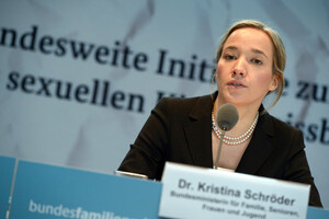 Kristina Schröder startet bundesweite Initiative zur Prävention des sexuellen Kindesmissbrauchs Foto: picture-alliance
